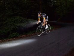 Sigma Aura-60 Mit Akku Für USB-Ladegerät 17 Sigma Aura-60 Mit Akku Für USB-Ladegerät -Ausgewählte Geschäfte Für Fahrradausrüstung Sigma Frontleuchte Batterieleuchte LED Akku Aura 60 Lux USB 17700 4016224170004 070 28026e