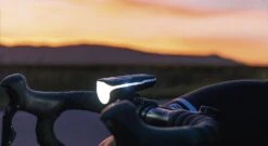 Sigma Aura-80 Und Blaze-Set Mit Akku Für USB-Ladegerät -Ausgewählte Geschäfte Für Fahrradausrüstung Sigma Frontleuchte Batterieleuchte LED Akku Aura 80 Lux USB 17800 4016224178001 070 28037i